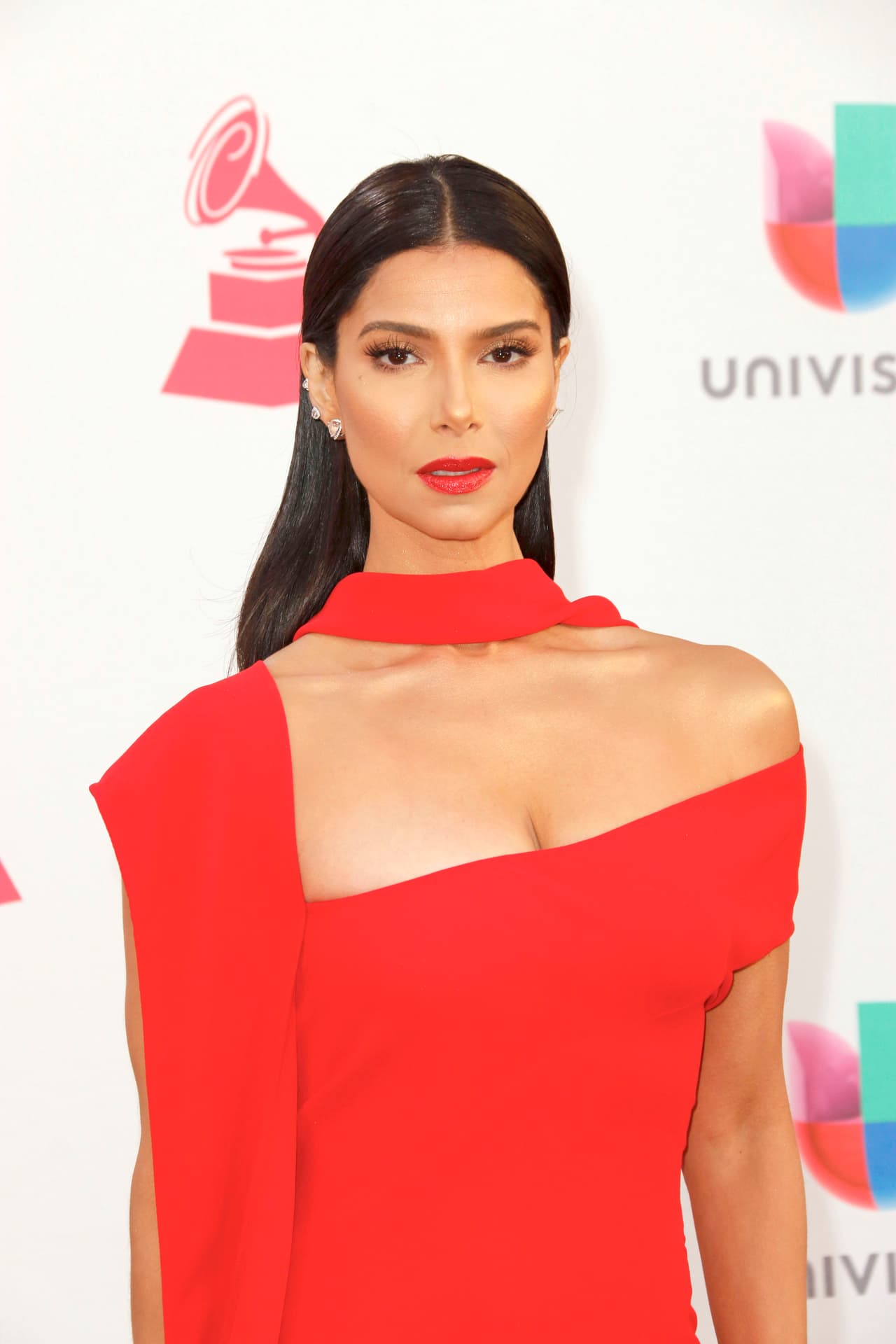 Aunque la puertorriqueña ya ha conducido esta ceremonia, será la primera vez que lo haga junto a Ricky Martin y la actriz española Paz Vega.
<br>