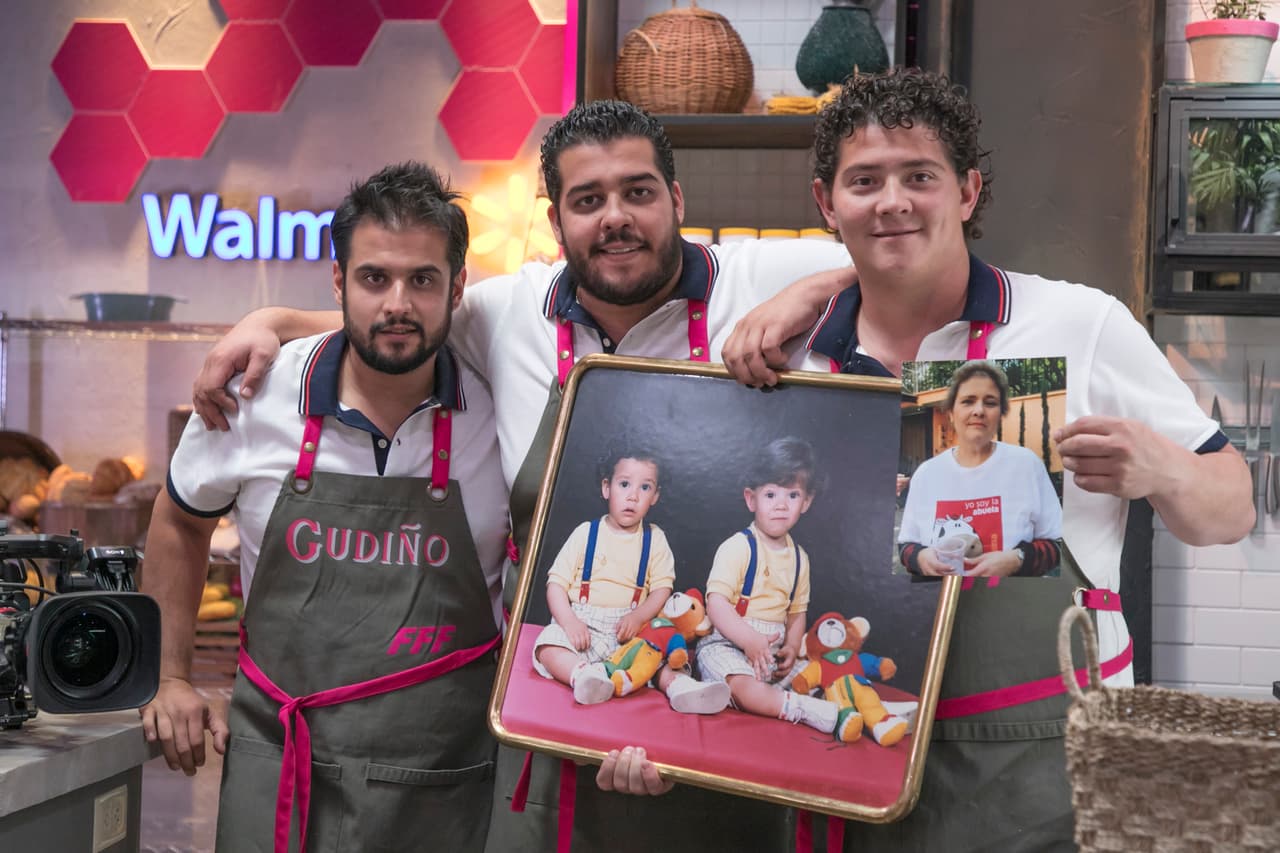 La familia Gudiño llevó fotografías muy especiales a su cocina, como la de los hijos de Javier.