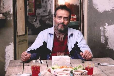 Pero su padecimiento no le impidió seguir trabajando y todavía pudimos verlo en la película Nosotros los Nobles en el 2013.