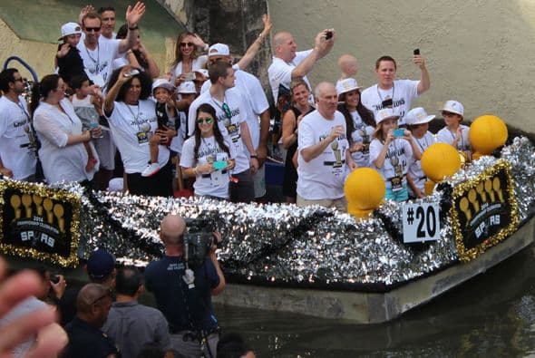 Photos: Spurs Championship Parade 2014
