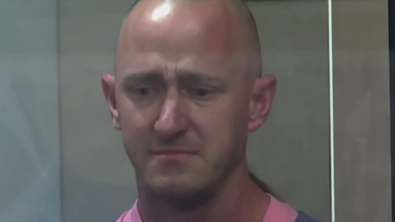 Era piloto de Alaska Airlines y trató de apagar los motores de un avión en el que volaba como pasajero. Pero no irá a la cárcel