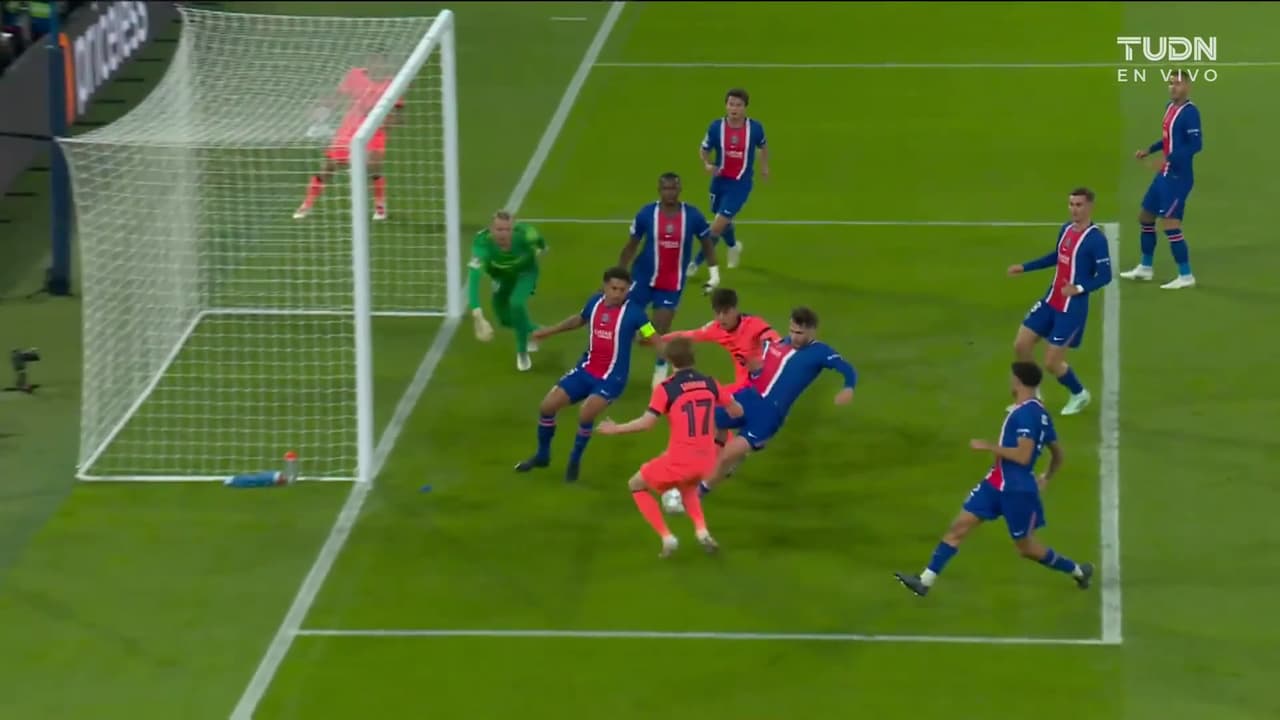 ¡La bochornosa falla de Anthony Gordon en el PSG vs. Barca!