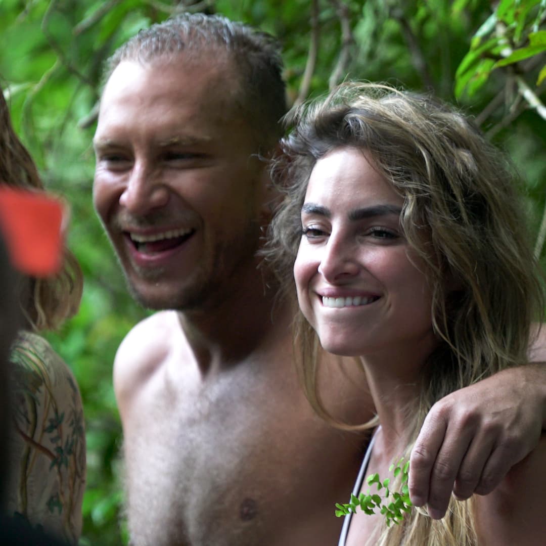 Es amigable y siempre tiene una sonrisa para sus compañeros.