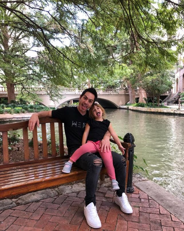 "
<b>Lorenza es más tranquila</b>, como que tiene una energía más tranquilona, 
<b>Kailani es más hiperactiva</b>, echa más relajo, demanda como más energía", explicó.
<br>