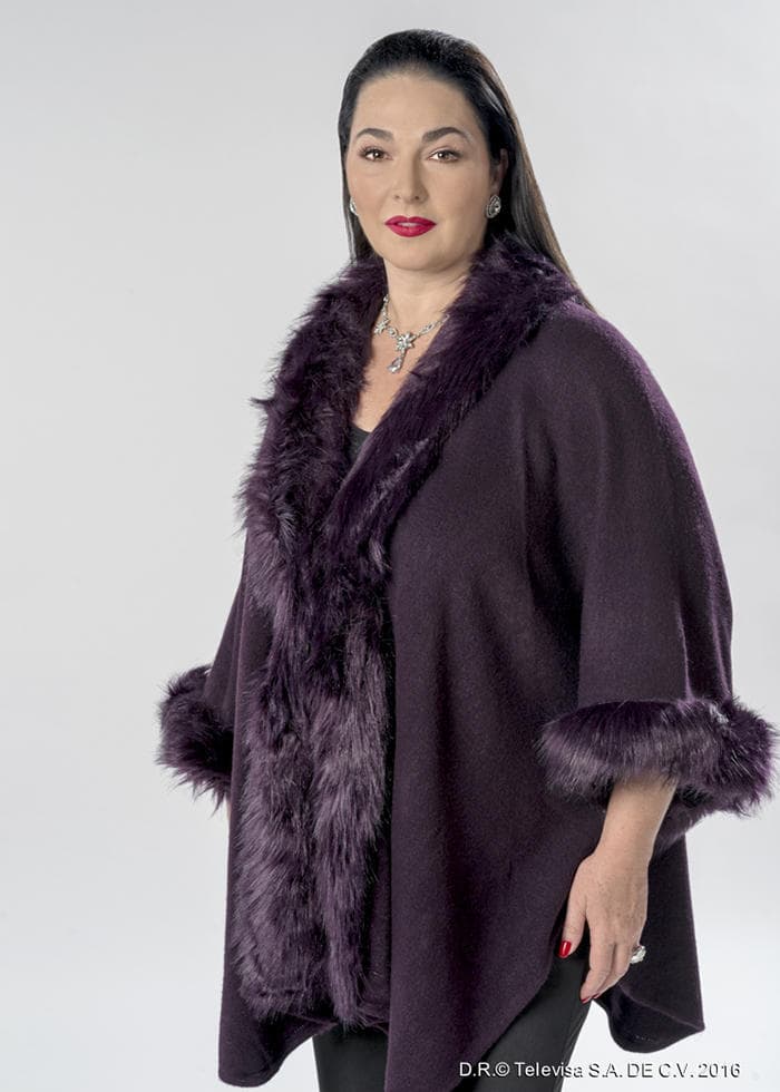 En una entrevista para Tlnovelas, transmitida el 3 de febrero de 2020, la actriz de
<a href="https://www.vix.com/es-es/detail/series-3408?utm_medium=internal_referral&utm_source=univision&utm_campaign=breaking_news&utm_content=ed_entertainment&utm_term=slideshow" target="_blank">Amor Dividido (que puedes ver gratis aquí en ViX)</a> confesó que se refugió en los alimentos para aliviar el dolor.
<br>