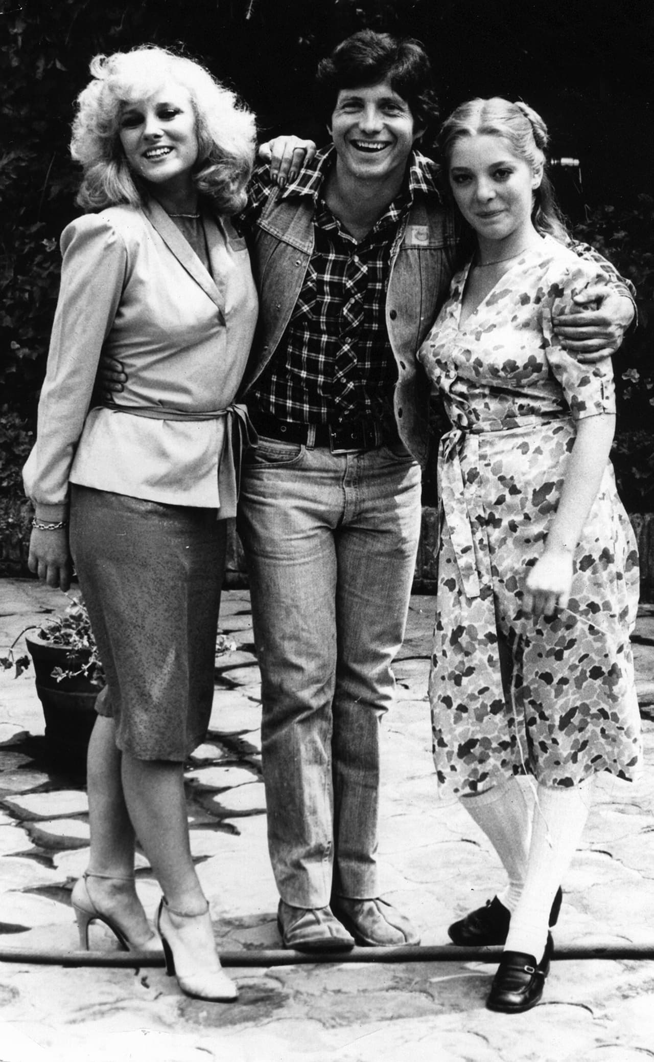 <b>Héctor Bonilla</b>
<br>El famoso mexicano se convirtió en uno de los actores más importantes de la década de los sesenta, destacando en varias telenovelas y películas, como: ‘Atrapada’, ‘La pasión de Isabela’, ‘El brazo de oro’ y ‘Rojo amanecer’.