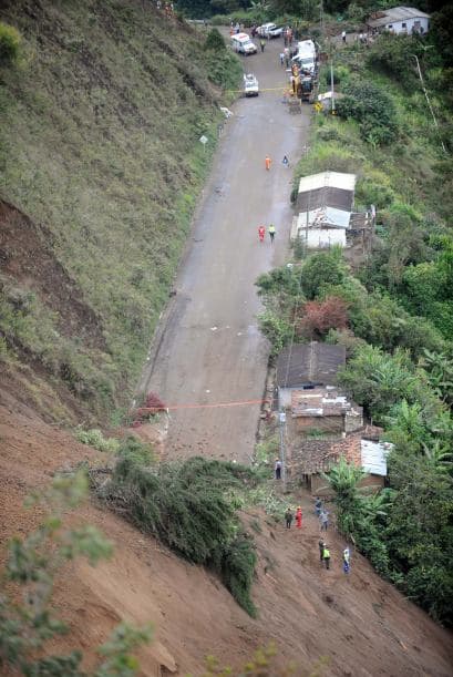 Uno de ellos es el patrullero de la Policía Germán Vargas Giraldo, de 24 años, quien intentó salvar a una mujer y a su bebé cuando ocurrió el alud, según un boletín difundido por la Agencia Nacional de Noticias Policiales (ANNP).