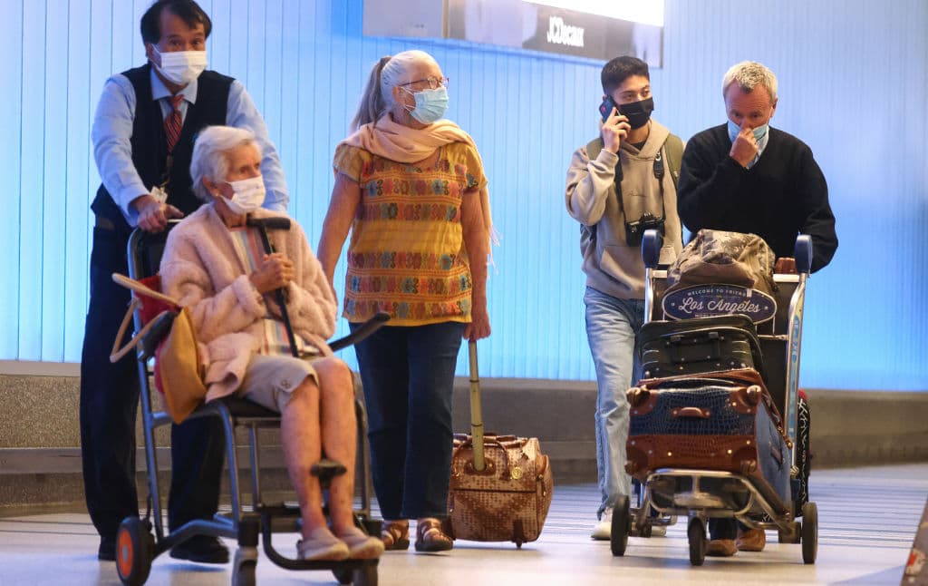 10 casos, 5 estados y síntomas leves: lo que se sabe hasta ahora de los contagios de ómicron en EEUU