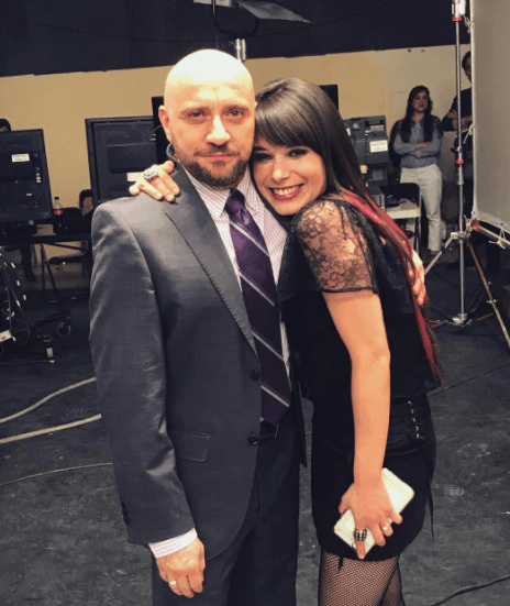 Luis con la rebelde Alejandra López, interpretada por la actriz Danny Perea.