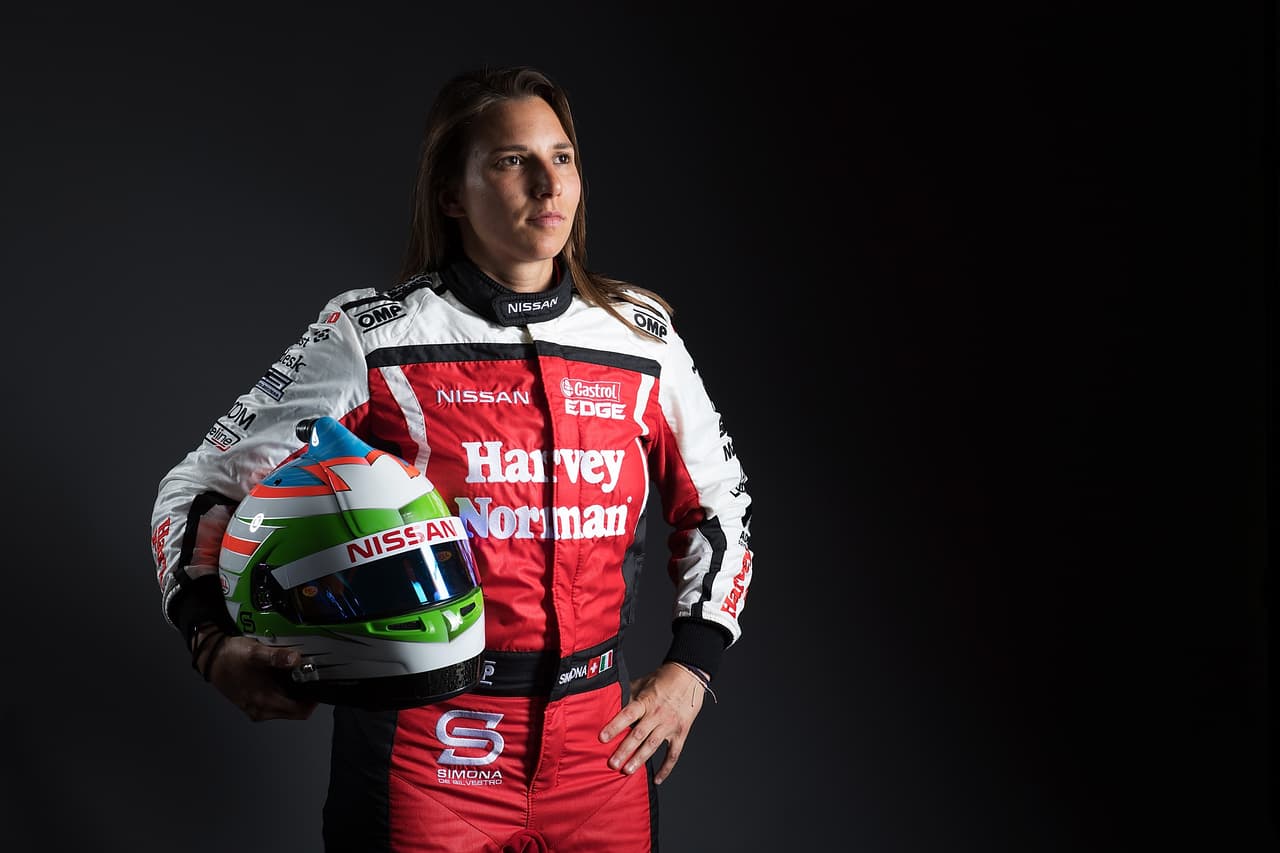 La suiza Simona de Silvestro hizo parte del equipo de pruebas de Sauber en la Fórmula 1 en 2014. Ahora está en la Fórmula E.