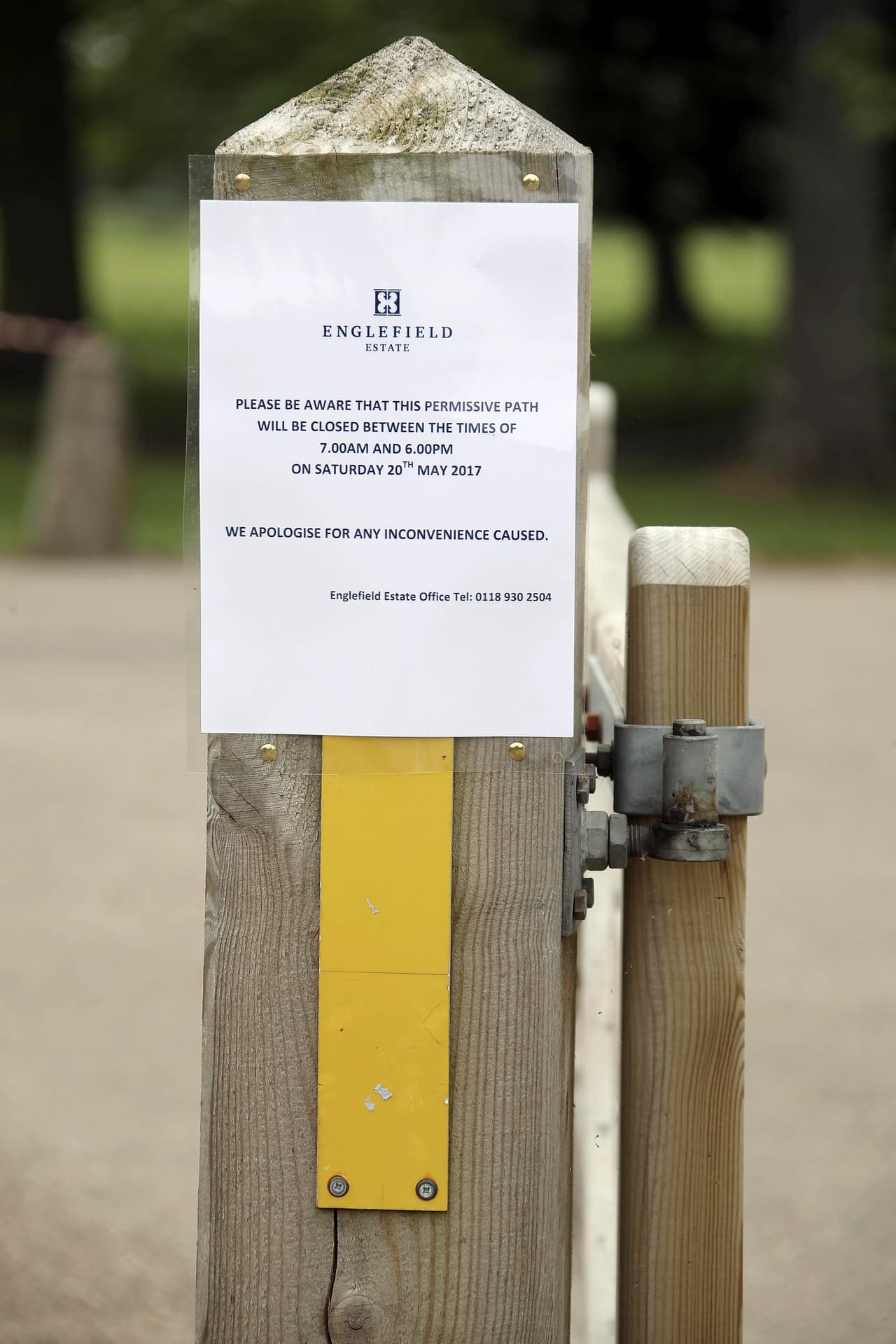 La logística de la boda indica que de 7 de la mañana a 6 de la tarde no habrá acceso a esa área. Sin embargo en la iglesia de St. Mark Englefield donde es la celebración religiosa declararon que las bodas no son eventos privados sino públicos, como lo dijo el medio The Telegraph.