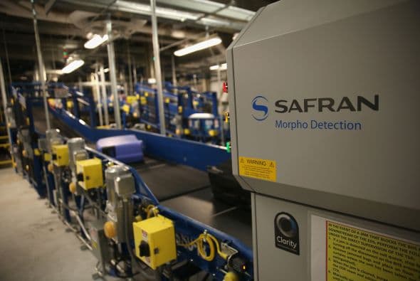 Todas las maletas pasan por los escáneres y ahí es donde se detecta todo