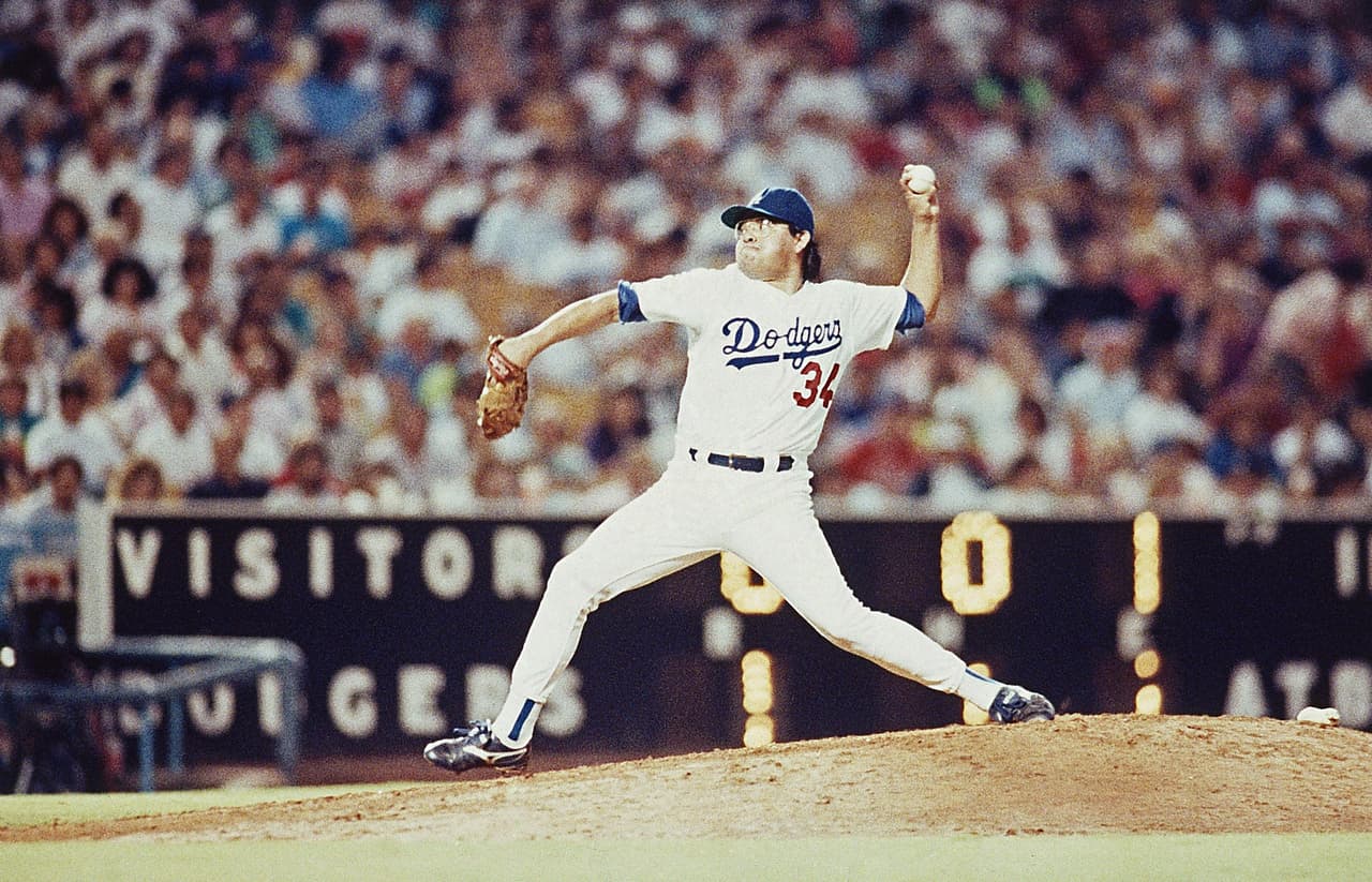 En 1990, lanzó su único juego sin hit ni carrera contra St. Louis Cardinals con triunfo 6-0 de Dodgers.