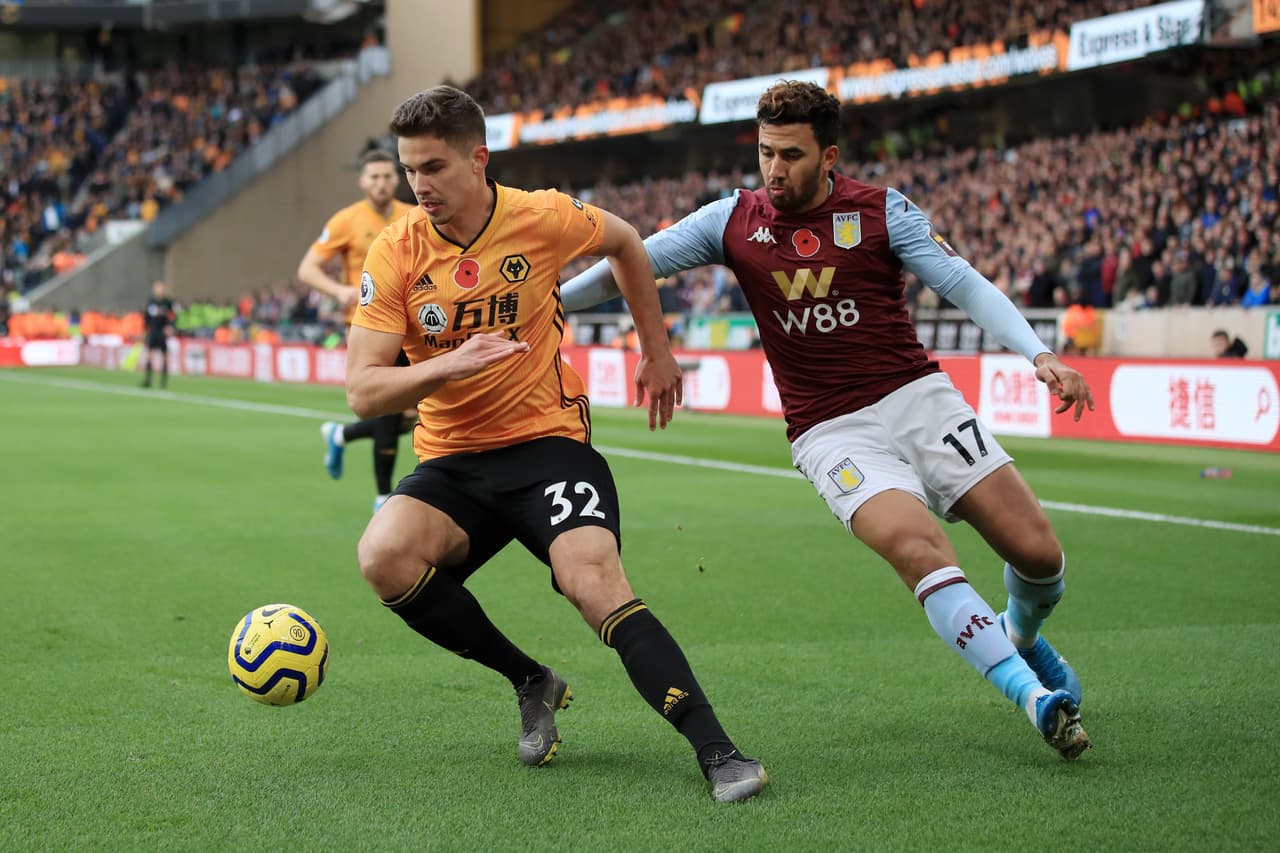 El mexicano Raúl Jiménez llega a su gol número 30 con los Wolves y ganan ante el Aston Villa por 2-1.