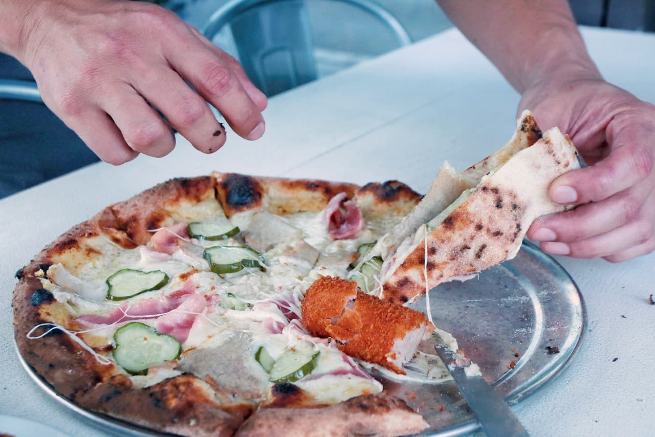 El chef Michael Schwartz dijo estar encantado de haber sido muy creativo al combinar los ingredientes únicos, que le confiaron en el restaurante Versailles.