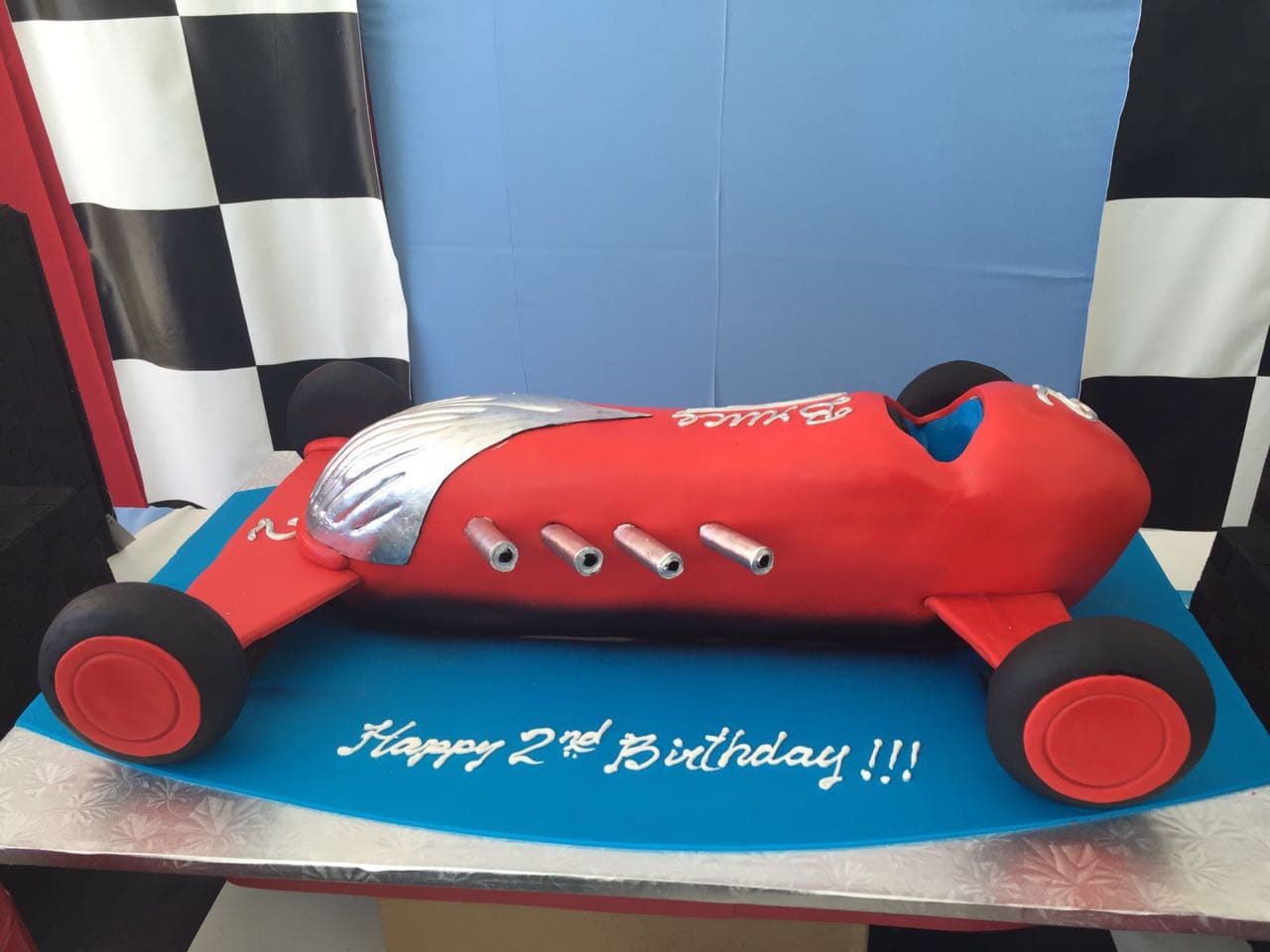 Un pastel digno del pequeño cumpleañero, que nació el 12 de julio del 2014.