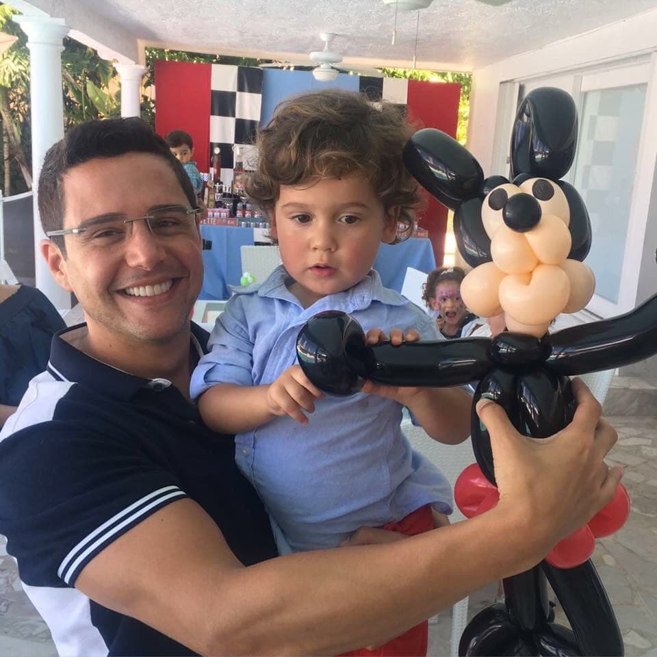 El tío Alejandro también estuvo en el festejo.