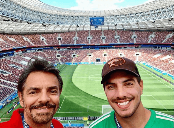 <b>Vadhir</b> no pudo contener la emoción de estar con su padre en el partido de México vs. Alemania por lo que le dedicó estas palabras: "Increíble pasar este Día del Padre creando y juntando nuestros ingenios. Gracias por enseñarme tantas cosas y ser paciente conmigo ¡TE AMO! Y gracias por esta oportunidad de ver el Mundial contigo y siempre ser tanto mi padre como mi Amigo. Estuvo increíble el partido, aunque casi te sacan del estadio jajajaja..."