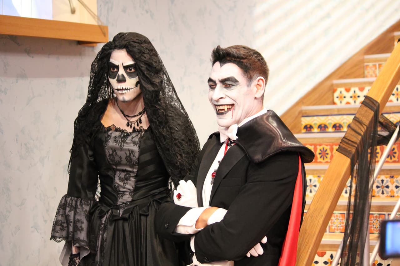 ¡Qué colmillotes! Esta mañana preferimos que Johnny no se ría con nosotros.