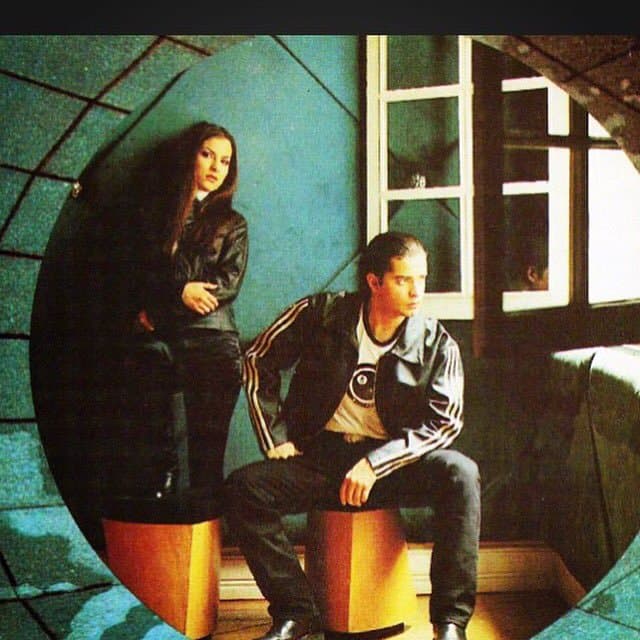 Además de los dientes, Alessandra ha hecho varios cambios de 'look', esta imagen es de 1997 y su pelo era mucho más largo y oscuro.