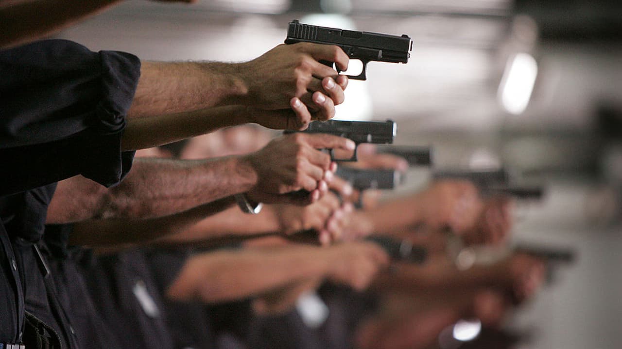 Preocupación entre la comunidad por el proyecto de ley que permitiría portar armas sin licencia en Texas