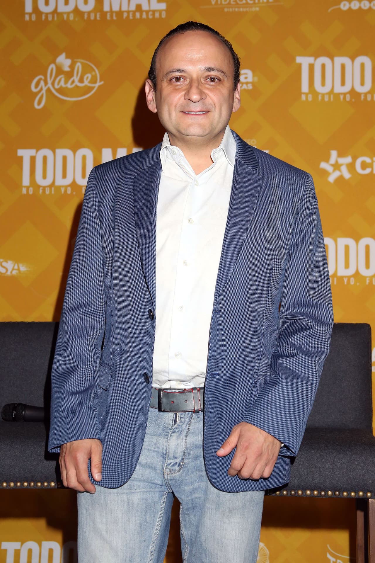 "Hoy decido aceptar ante el universo la apertura de una vida digna, sin perder tiempo, aportando, siendo, amando a mi país y deseando.
<b>Hoy tengo los pantalones de aceptarme como soy</b> y caminar dignamente mis sueños. Quien me quiera, bienvenido. Quien no. Con todo respeto", escribió.