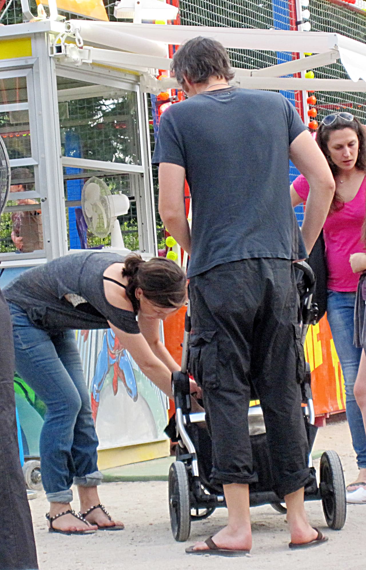 Milla se ha alejado un poco de las cámaras para dedicarse a sus hijas.