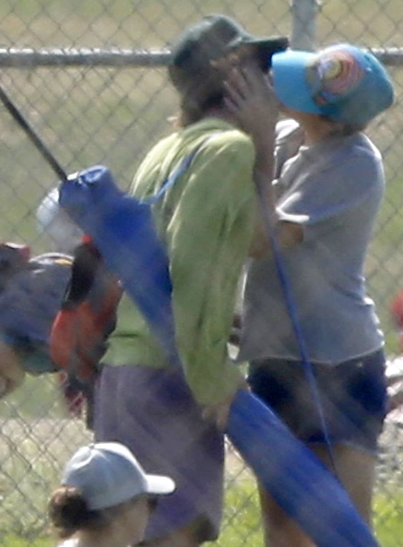 Así que la actriz lo despidió con un besote.