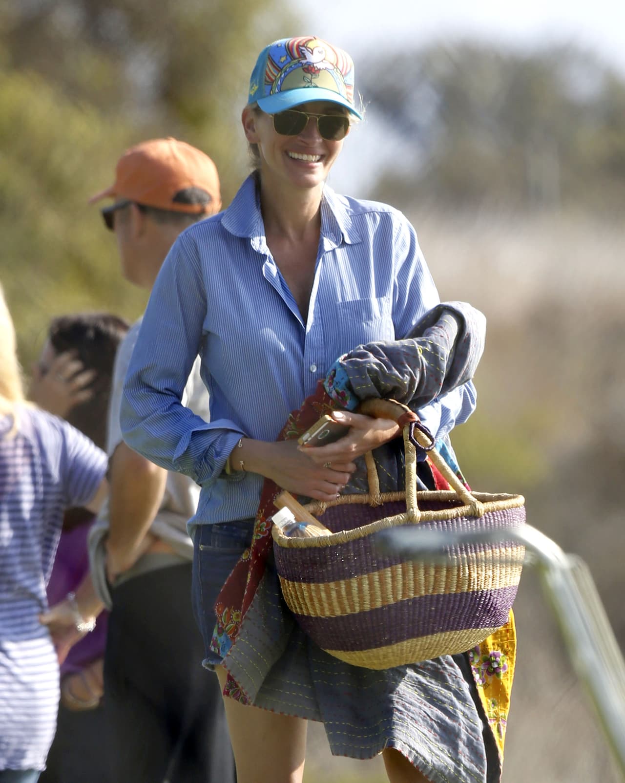 Como otra madre del equipo, llegó Julia a ver a su "bebé".