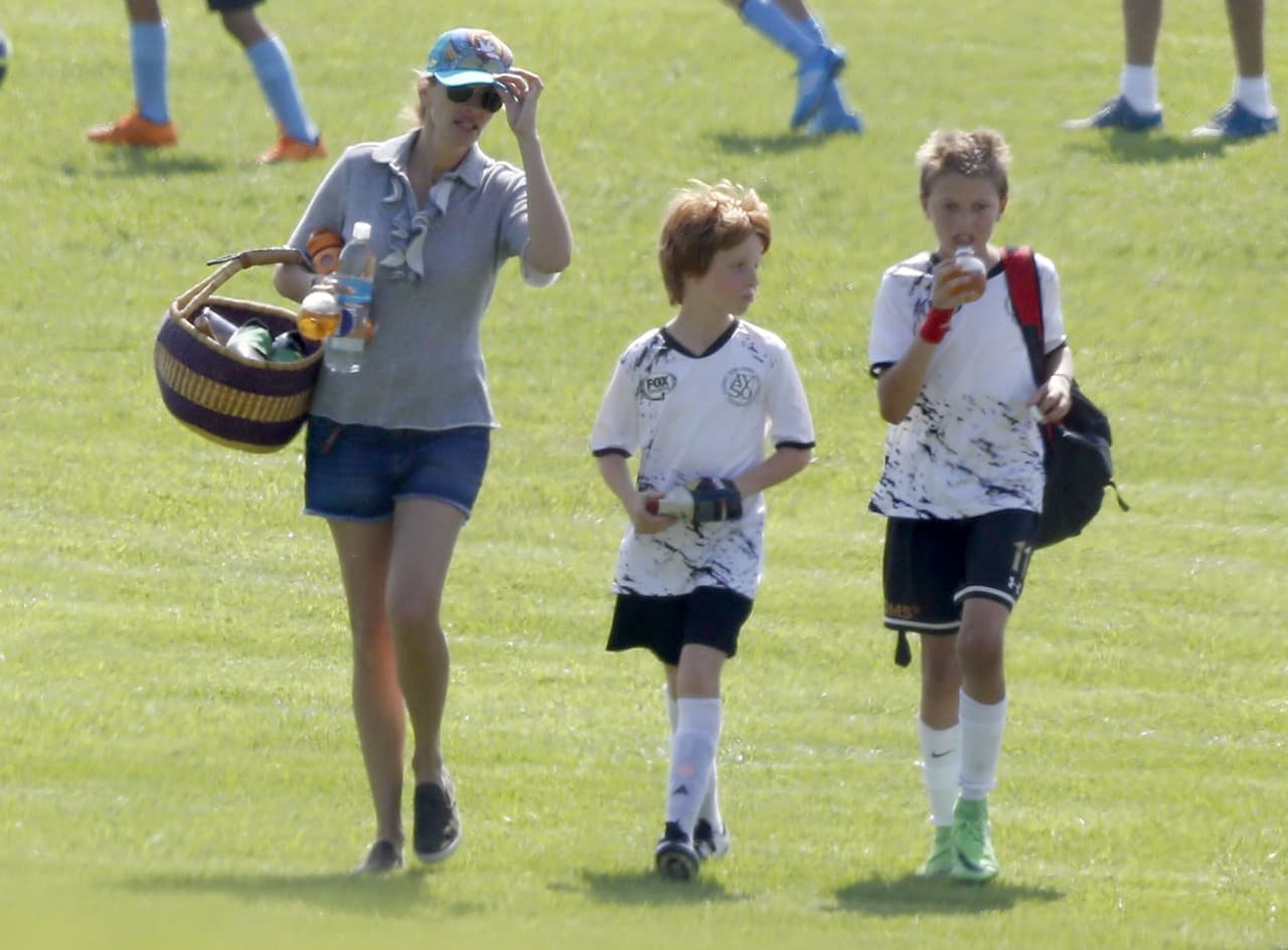 Julia Roberts, a sus 37 años, tuvo a los mellizos Hazel Patricia y Phinnaeus Walter,