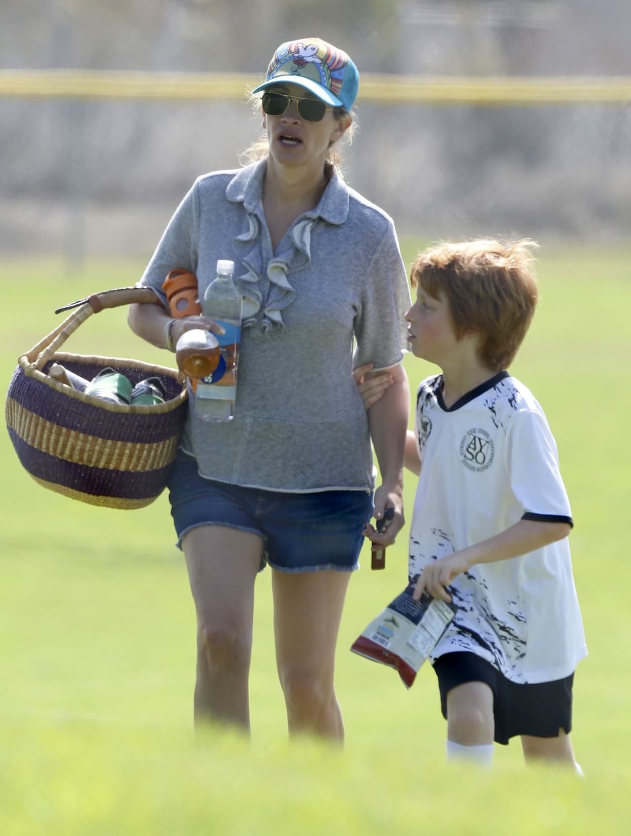 Y como toda una mami orgullosa, Julia no paró de echarle porras.
