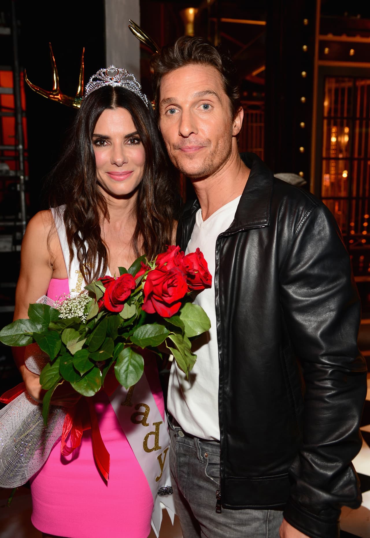 Salió con Matthew McConaughey un par de años. Antes de él, con Tate Donovan.