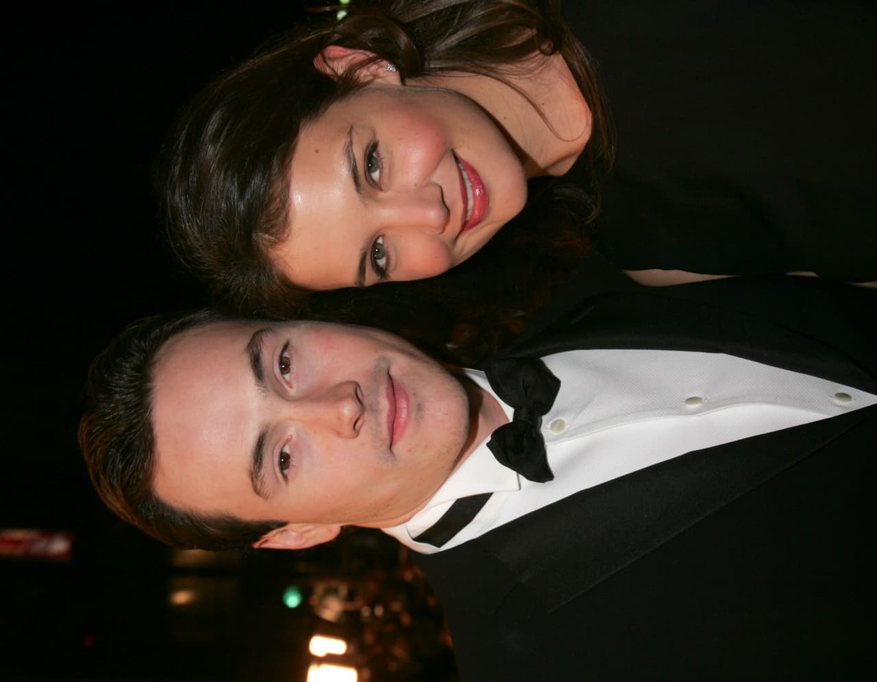 Katie Holmes y Chris Klein se comprometieron a finales de 2003.