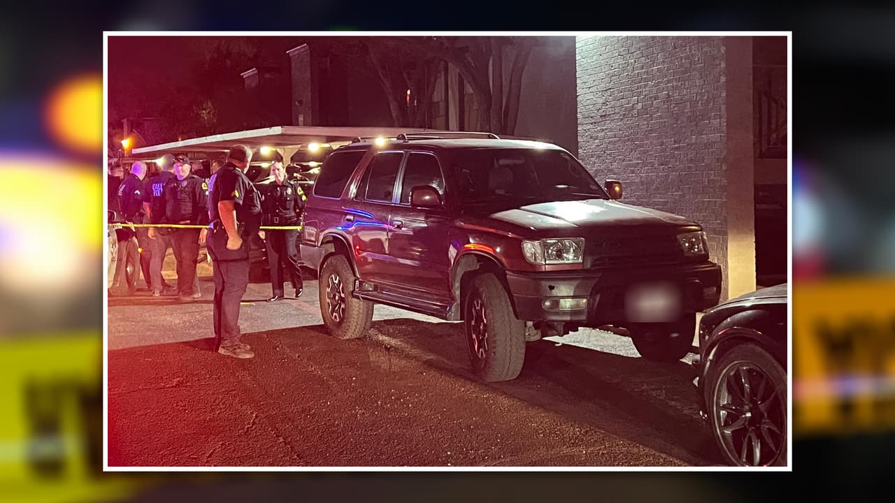 Los documentos indican que presuntamente, luego de dispararle a las víctimas, 
<b>Maldonado tomó y se llevó una caja </b>que estaba guardada dentro del armario de uno de los dormitorios, 
<b>pensando que tenía dinero adentro</b>. Los dos sospechosos salieron por la puerta principal del apartamento y momentos después 
<b>se dieron cuenta de que la caja estaba vacía.</b>