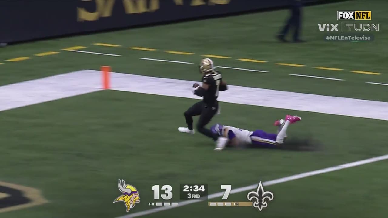 ¡Fumble! Pick six de Saints con touchdown de Jonas Sanker