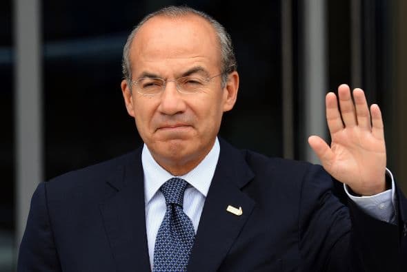 Felipe Calderón, presidente de México, afirmó que es irresponsable aseverar que la cifra de muertos que ha dejado su sexenio sean “los muertos de Calderón”, y aclaró que “aquí son muertos de los homicidas y de los criminales que están matando gente, algunos inocentes y otros probablemente vinculados a cárteles rivales”. Ver toda la información