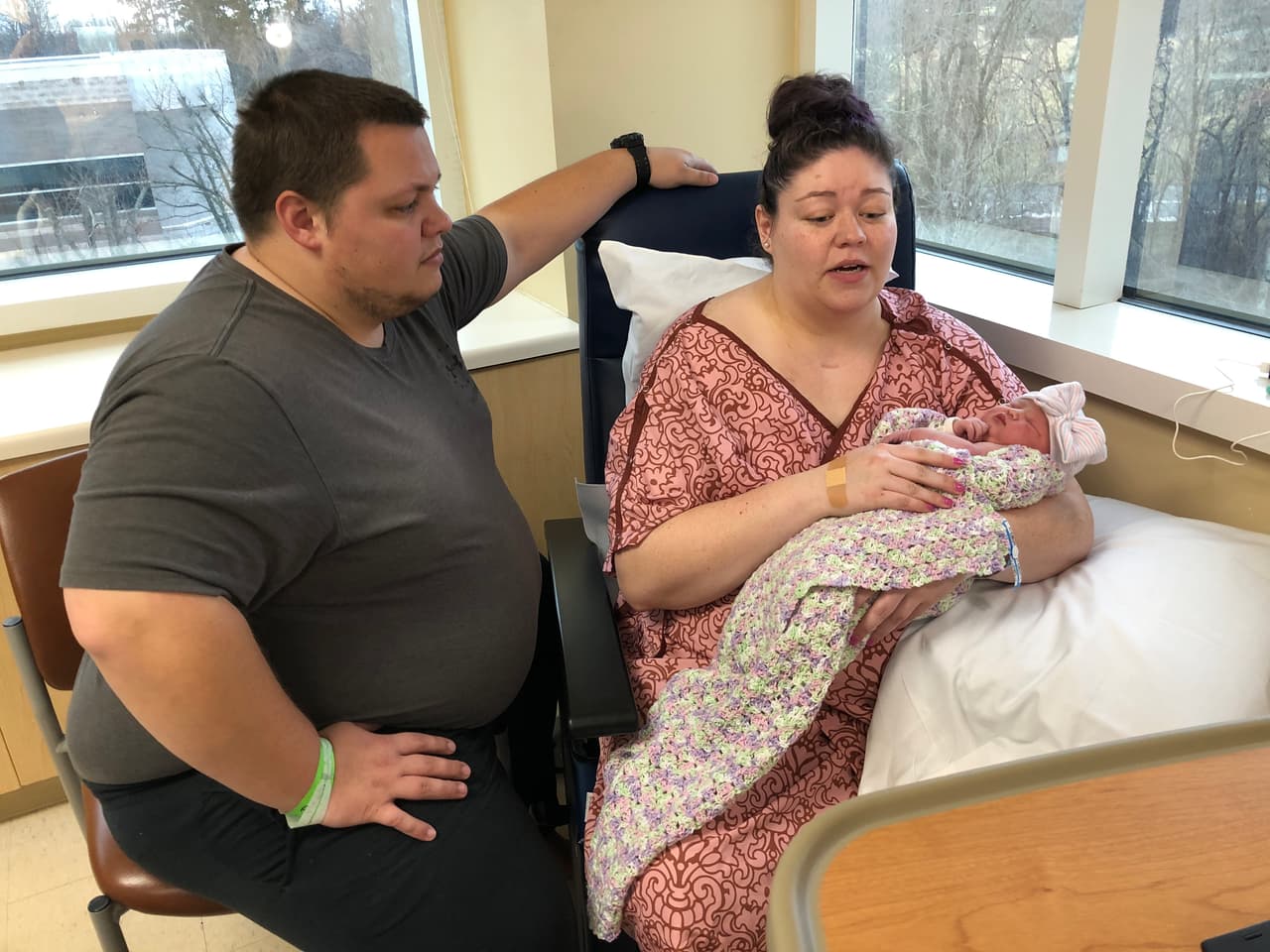 Sus padres, Aberli y Hank Spear, dieron la bienvenida a su primera hija.