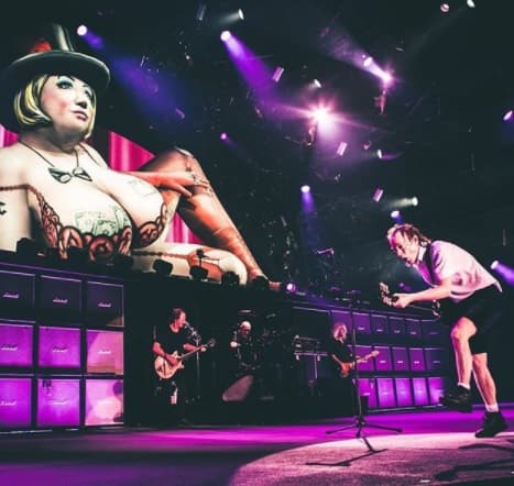 Recientemente murió el guitarrista de la banda Malcom Young, a los 64 años de edad, tras padecer demencia. La agrupación ha sido parte esencial de muchos éxitos de taquilla. Aquí hacemos un recuento de las más importantes.