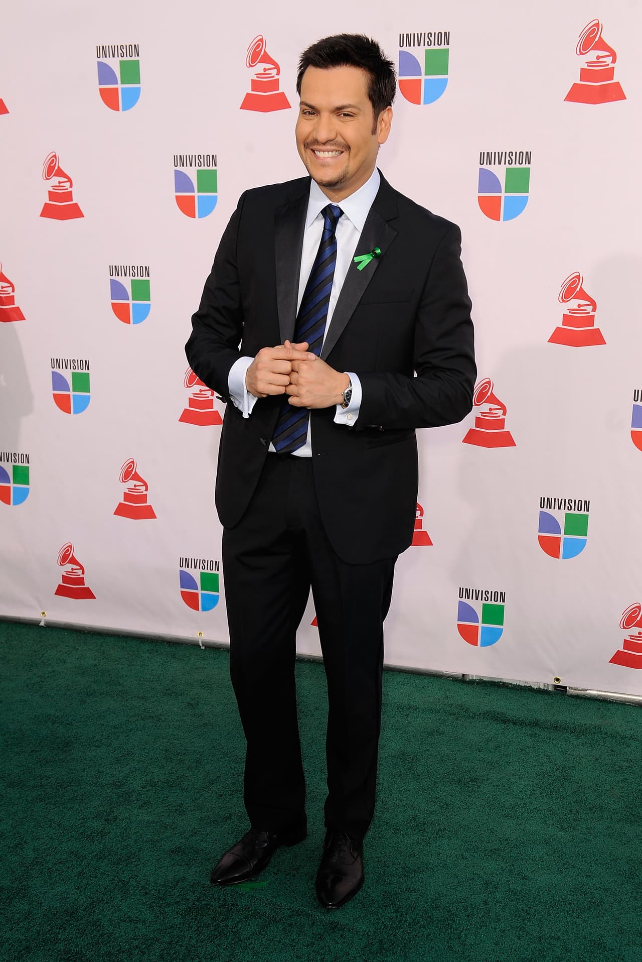 La Gala de Persona del Año también donará los fondos Recaudados de esta Gala a las varias Iniciativas Educativas de la Fundación Cultural Latin GRAMMY.