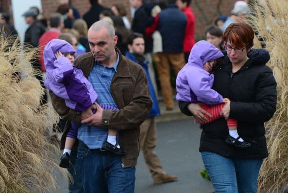 En mitad de la ceremonia el templo fue evacuado por las autoridades tras una amenaza de bomba en el recinto. Los feligreses abandonaron el tempo siguiendo instrucciones de las autoridades, quienes tomaron control de la zona.