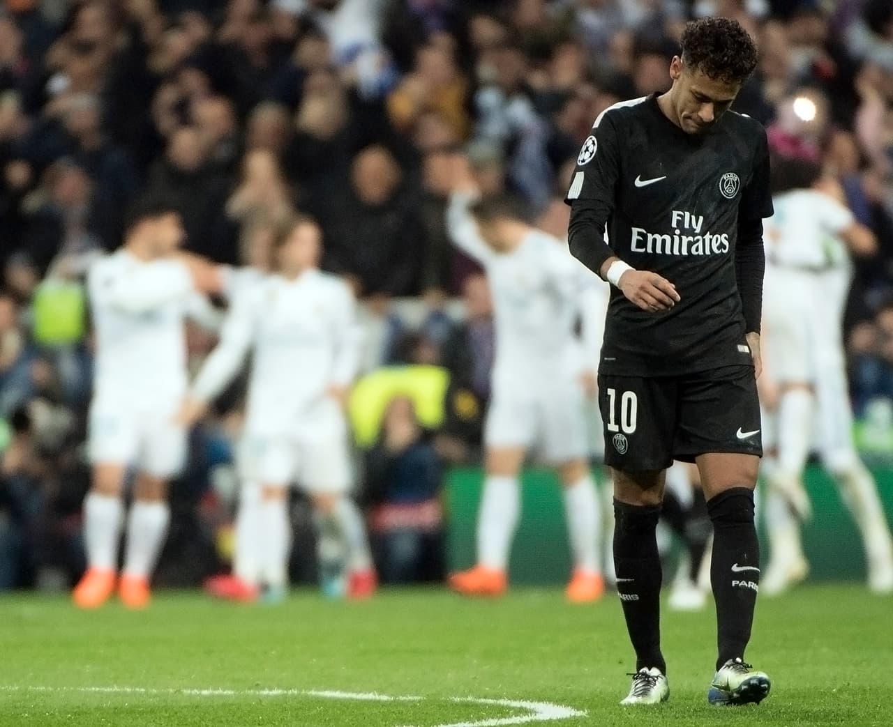 El sueño del PSG y de Neymar a la Champions sufrió un duro golpe con la derrota en la ida 3-1 contra Real Madrid, a la espera de remontar en la vuelta el 6 de marzo para no quedar frustrado.