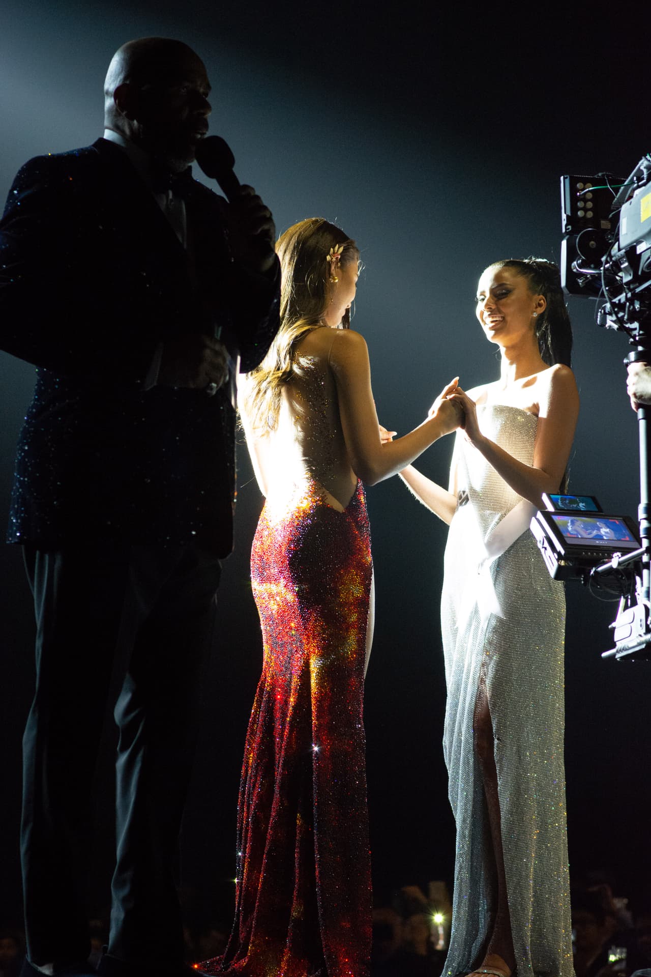 Como primera finalista quedó Miss Sudáfrica, 
<b><a href="https://www.instagram.com/p/Brb6H8IHq_4/">Tamaryn Green</a></b>. En caso de que la ganadora no pueda cumplir con su reinado, será ella quien asuma la responsabilidad.