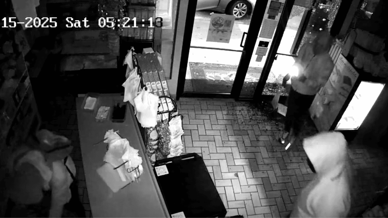 Asaltan negocio con 47 años de trayectoria en Edison Park: al dueño lo amenazaron con una pistola