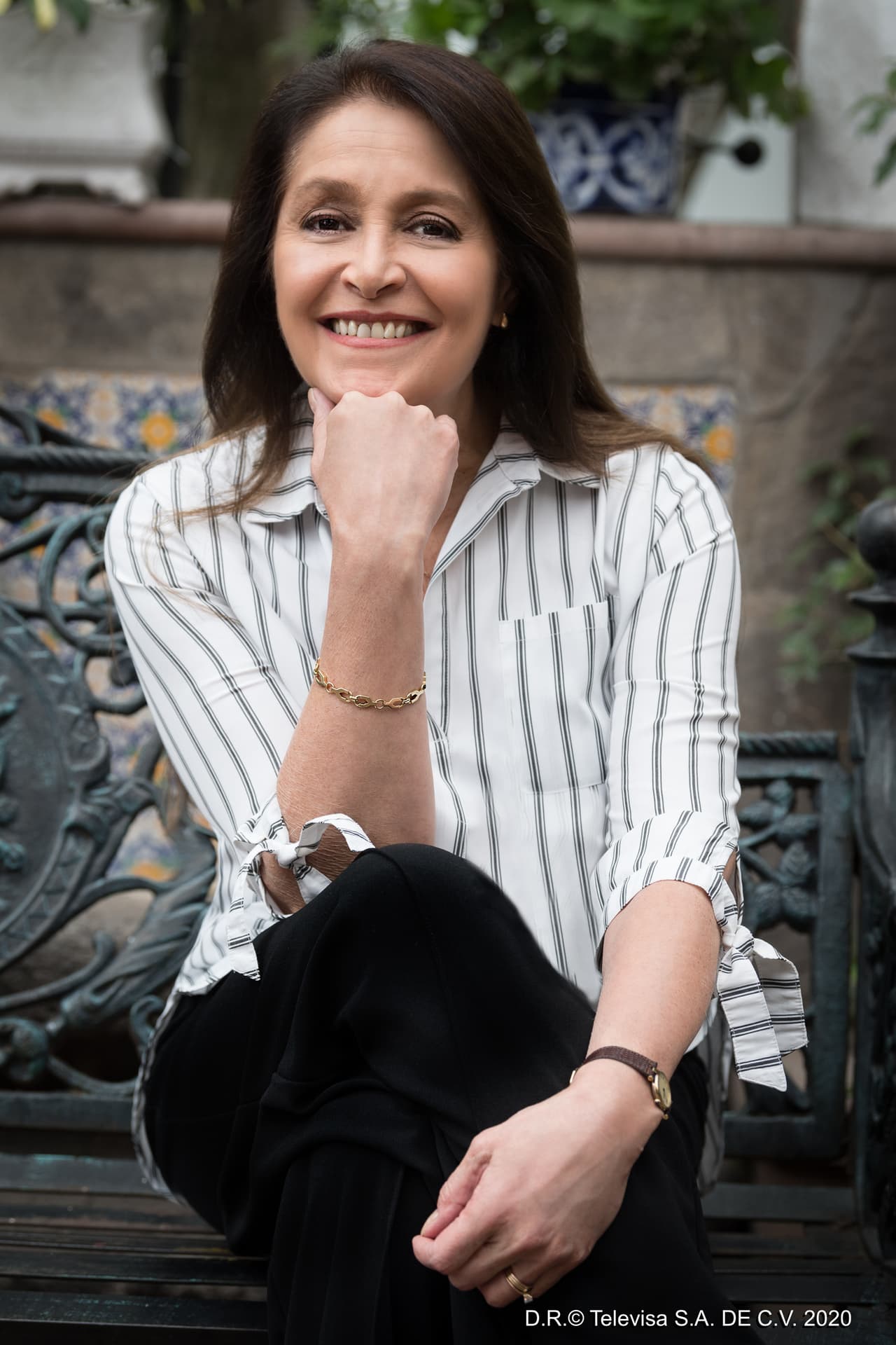 <b><a href="https://www.univision.com/temas/daniela-romo">Daniela Romo</a></b> dará vida a la matriarca de la familia Falcón: Bárbara. Será madre de Álvaro, Eduardo y Gael, y se enfrentará a la dureza de la soledad.