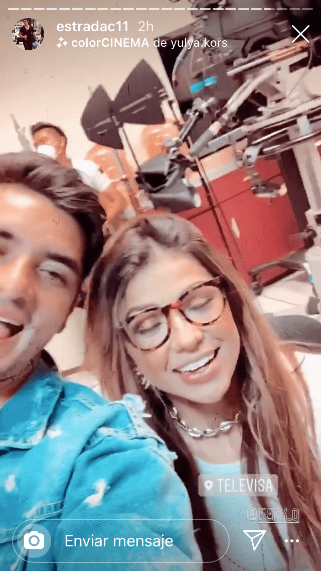 "Hay que 
<b><a href="https://www.univision.com/famosos/que-viva-y-deje-vivir-la-nueva-novia-de-christian-estrada-responde-a-la-advertencia-de-frida-sofia-fotos" target="_blank">hacerle caso a lo que uno siente</a></b> y ya. Lo he dicho, a mucha gente no le vas a dar gusto, pero no nos importa", dijo la actriz. 
<br>