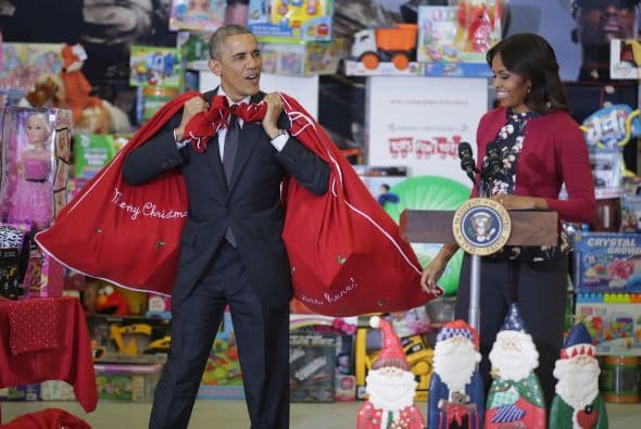 El presidente Obama como todo un Santa Claus: ¡jo, jo, jo...!