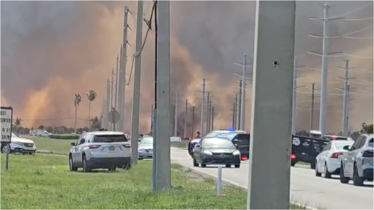 Bomberos combaten un incendio de grandes proporciones cerca de una estación de la FPL