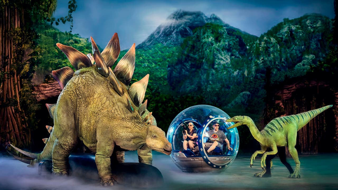 El evento cuenta con
<b>más de 24 dinosaurios de tamaño real</b>, entre ellos “Blue”, el Velociraptor azul, y un Tiranosaurio Rex de más de 12 metros de altura. Sus escalas “son reales”, indican los organizadores. También estará “Bumpy”, la simpática dinosaurio.