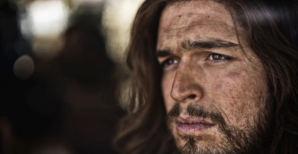 El portugues Diogo Morgado, interpretó 2 veces a Jesús, la primera vez fue en la miniserie 'La Bíblia', en el año 2013.