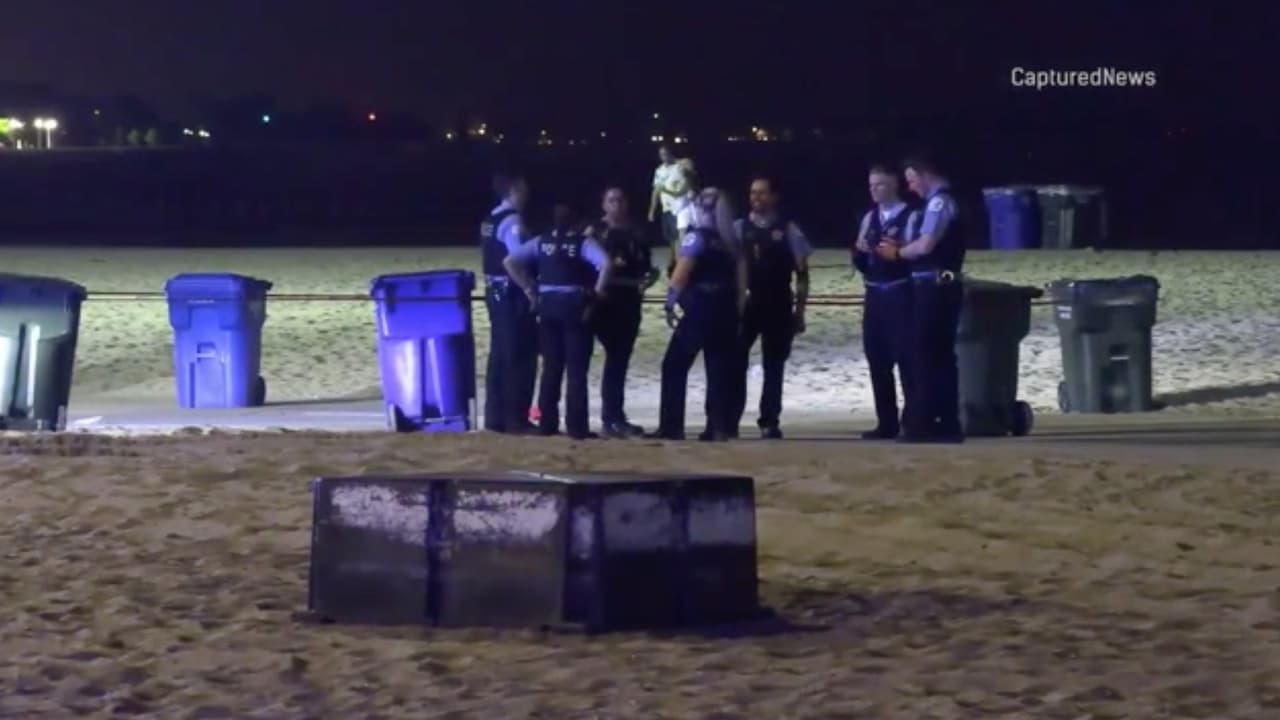 Un civil y tres policías heridos luego de tiroteo y pelea en playa de Chicago
